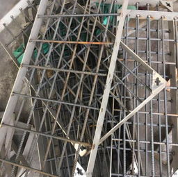 堅(jiān)固守護(hù)，細(xì)節(jié)盡顯 耀恒定制不銹鋼復(fù)合井蓋與一體保溫板的卓越品質(zhì)